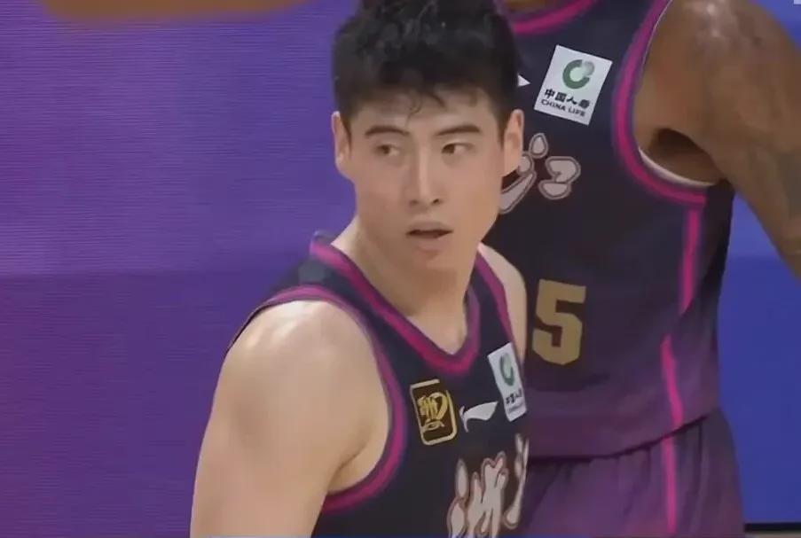 PG电子-9+3!首秀干翻上海队!中国男篮第一大心脏后卫