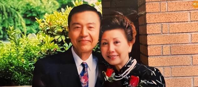 PG电子登录入口-突传死讯!香港知名演员老公在家中离世,坐在轮椅上没了呼吸